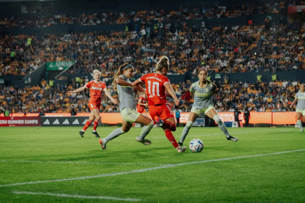FC Bayern München — 1